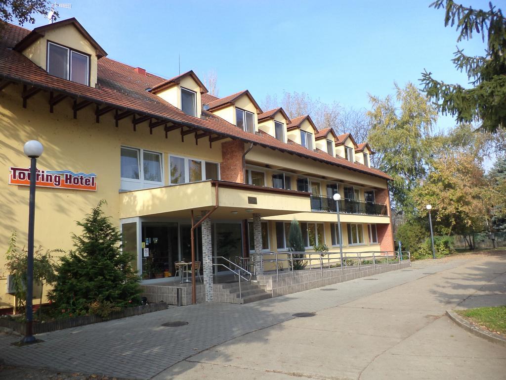 Touring Hotel Berekfürdő Bagian luar foto